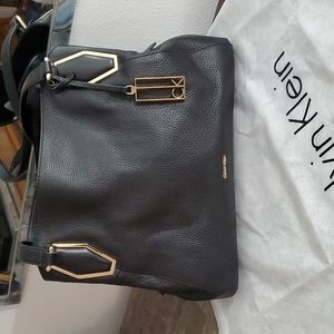 CALVIN KLEIN BLACK LEATHER POCKETBOOK 12" W x 11" L